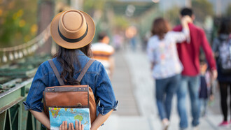 La internacionalización de la educación superior responde a la necesidad de adaptar los sistemas académicos a un mundo interconectado y competitivo