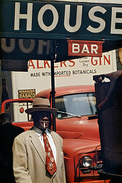 Saul Leiter, Harlem, 1960. Courtesy of Foam © Saul Leiter Foundation