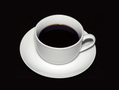 Siempre la encontraba leyendo alguno de los libros que le regalaba cada semana y tomando una gran taza de café muy cargado