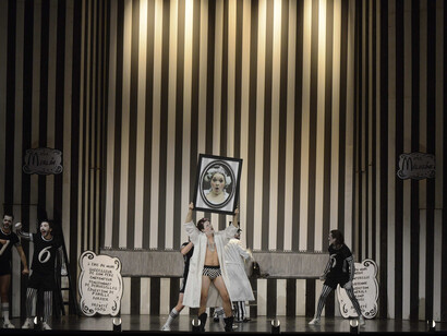 Les Chevaliers de la Table ronde di Hervé, saltimbanco