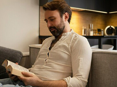 Es menester de cada uno seleccionar, con mucho cuidado, cuál elección de libro a leer, de que conversaciones deseamos participar