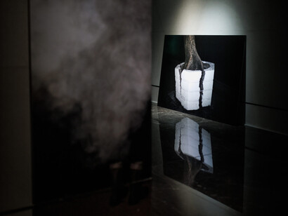 Viriya Chotpanyavisut, Moving in relation, exhibition view. Courtesy of Gallery Ver
