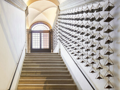 Jannis Kounellis, Senza titolo (2013) ferro, caffè, foto Agostino Osio - Alto Piano, Courtesy Fondazione Prada
