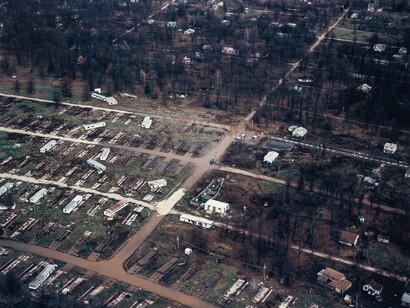 Times Beach, Missouri Superfund site, Times Beach Missouri. 1985. Credit: © David T. Hanson, from Waste Land (Taverner Press, 2018)
