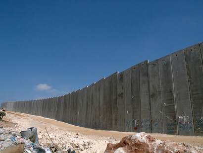 Israel's "Security Fence", "West Bank Barrier" is a solid wall along 5% of it's length. Reinforced concrete and 10 meters high © Justin McIntosh