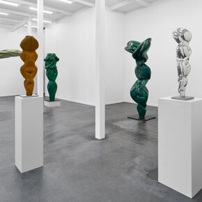 Tony Cragg, Symmetries, exhibition view. Courtesy of Gallery Bernier/Eliades
