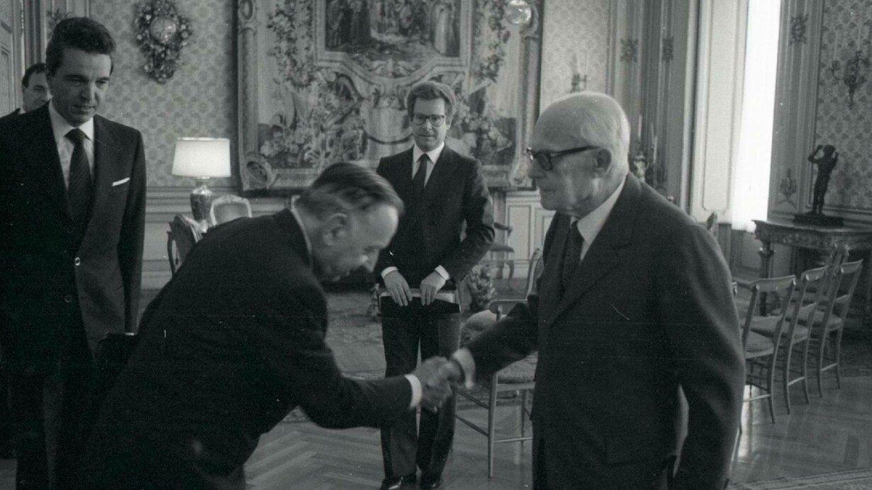 12 febbraio 1985. Il presidente della Repubblica Alessandro Pertini incontra Mario Berri, presidente dell'associazione "Vittorio Bachelet" con una delegazione del sodalizio
