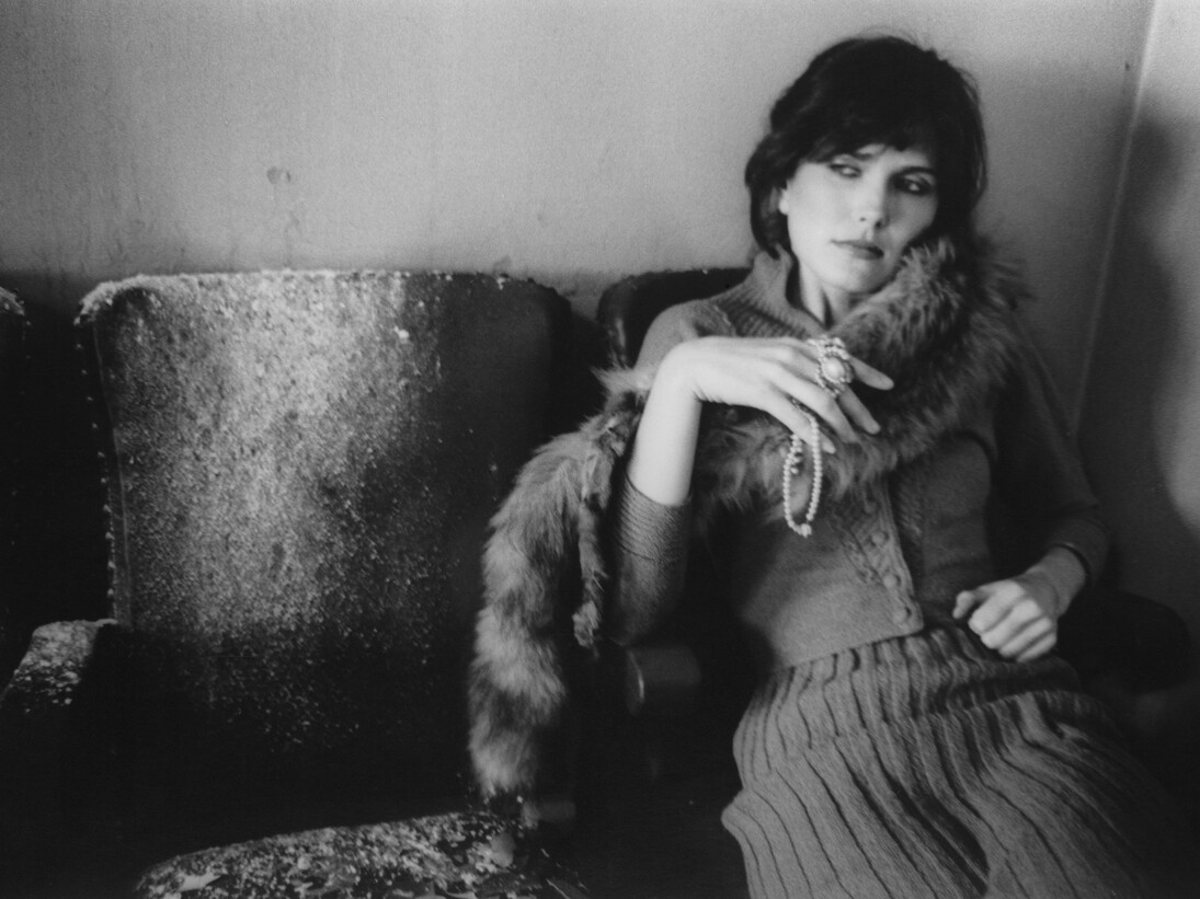 Francesca Woodman, Untitled, New York (NF 408)
1979-1980, Vintage gelatin silver print. Image: 5 7/8 x 8 15/16 in. Paper: 8 x 9 7/8 in.