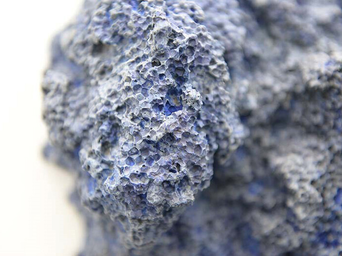 Delphine Deguislage, Fantasme, 2015, plâtre, adjuvant pour mortier, pigments, huile, 42 x 33 x 14 cm (détail)