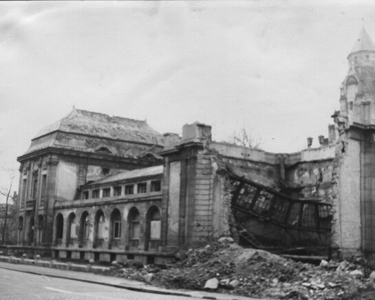 Between Definite and Dubious. Courtesy of Liebieghaus Skulpturensammlung