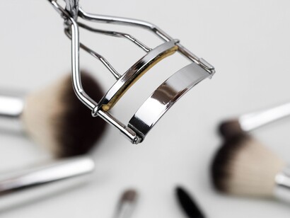 Preparando esas cejas para ver a Marc Anthony