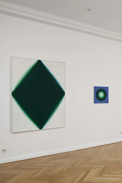 Wojciech Fangor, Exhibition view. Courtesy of Gnyp Gallery