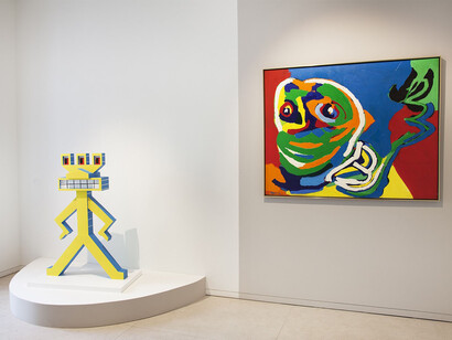 Various artists, Crowds, exhibition view. Courtesy of Opera Gallery 
