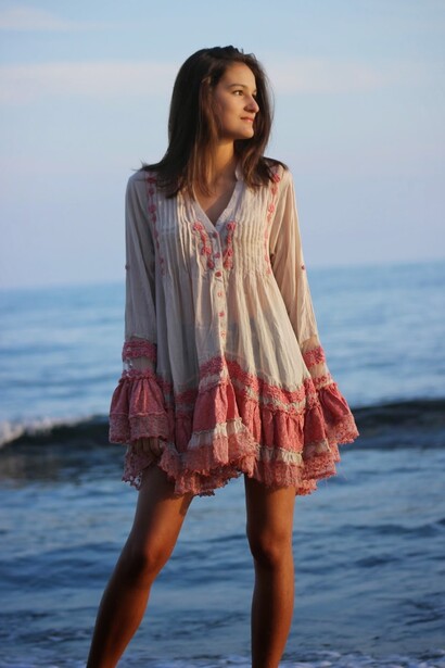 Moda ibicenca junto al Mediterráneo