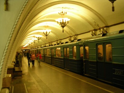 Andén de una estación de metro en Moscú