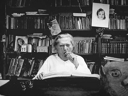 Luís da Câmara Cascudo. Em nota de abertura à primeira edição, o autor assim os encara, ironizando as experiências científicas: “Se alguns dos meus personagens, fixados na liberdade de todas as horas do dia e da noite, portaram-se aqui diferentemente do que fizeram nos laboratórios científicos, nas horas de experimentação grave, a culpa pertence a eles pela duplicidade cínica de atitudes e sonegação a um depoimento legítimo da verdade, diante de pessoas sérias e de boa reputação social.”