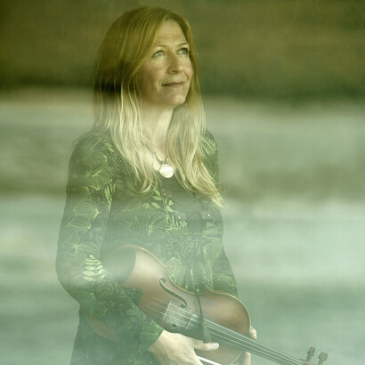 Colm Hogan, Mairead with fiddle