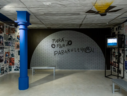 Esto es teatro. Once escenas experimentales del Di Tella al Parakultural, vista de exhibición. Cortesía del Museo de Arte Moderno de Buenos Aires