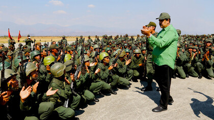 Maduro con militares venezolanos