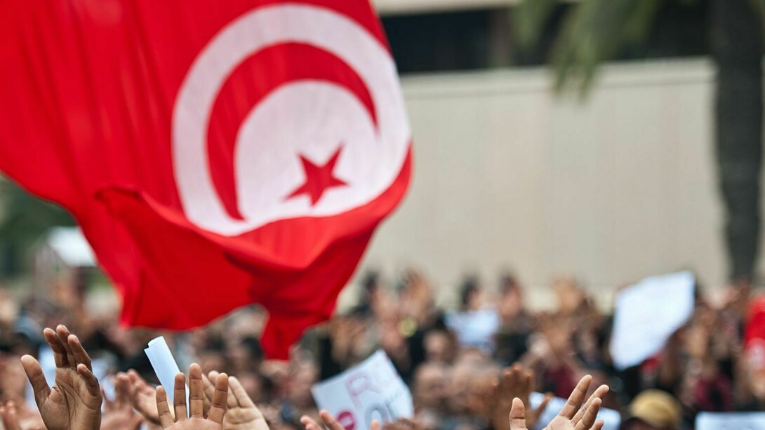 Manifestazione della popolazione tunisina contraria alla nuova Costituzione
