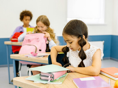 Lo nuevo adquiere sentido cuando no busca deslumbrar, sino ampliar horizontes y profundizar el propósito educativo