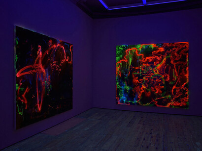Jacqueline Humphries, exhibition view, Modern Art, 6 June - 5 July 2014, Courtesy Stuart Shave/Modern Art, London, and Greene Naftali, New York