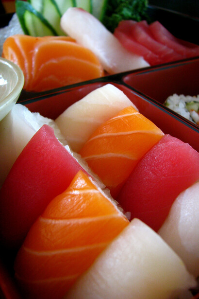 Fresh nigirizushi © Lorenia