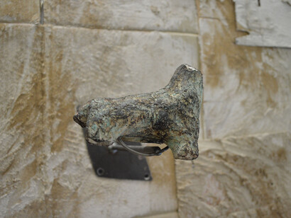 Emii Alrai, An Ancient Quiver, 2018. Installation view, GLOAM, Sheffield. Photographer James Clarkson.