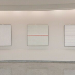 Agnes Martin, Exhibition view. Courtesy of Guggenheim Museum