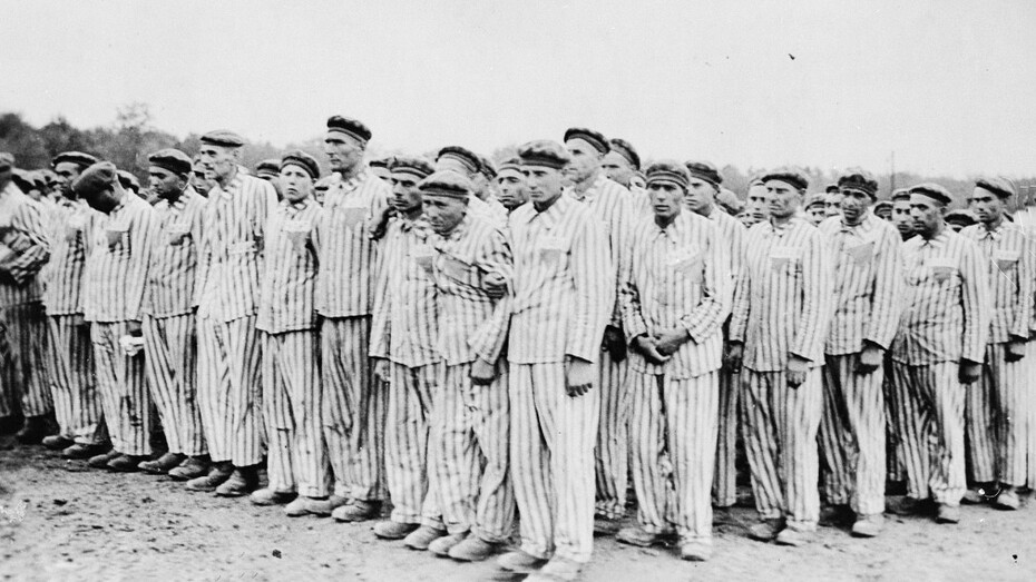 Prisioneros de un campo de concentración alemán durante la Segunda Guerra Mundial