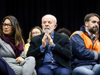 Entenda como a instabilidade política e o descrédito nas instituições brasileiras influenciaram a articulação em torno da candidatura de Lula. Presidente Luiz Inácio Lula da Silva faz anúncio para atingidos pelas enchentes em Rio Grande do Sul ao lado do Governador Eduardo Leite