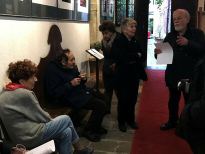Presentación de una exposición en Atelier Aperto