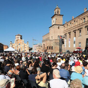 Carpi, piazza Martiri. Foto Elisabetta Baracchi