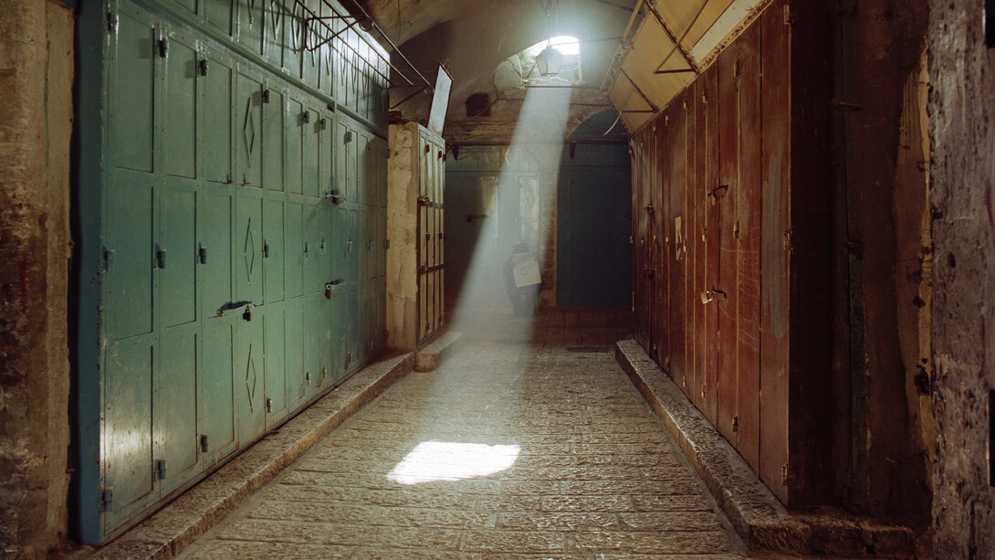 Giovanni Chiaramonte, Via Dolorosa Gerusalemme (detail), 1988. Courtesy of Viasaterna