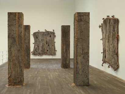 Eddie R. Aparicio, Muñecas de transmisión, exhibition view. Courtesy of Jeffrey Deitch