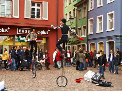 Circus on the streets of Freiburg © Konstantin Stepanov