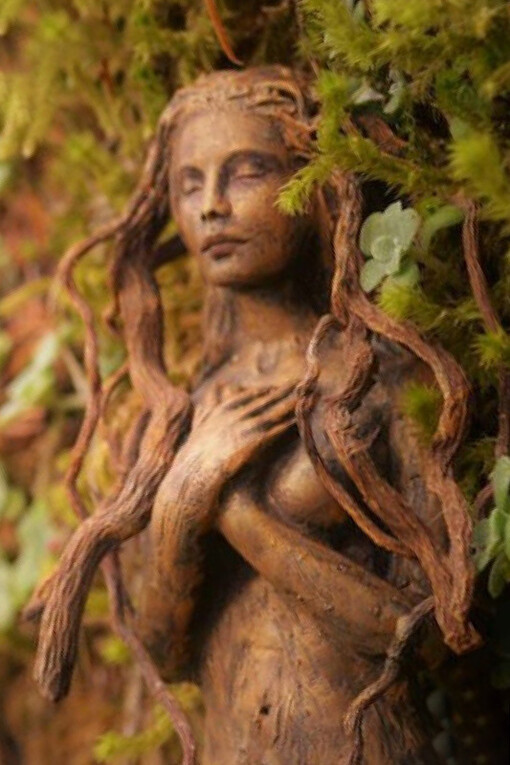Scultura di Debra Bernier