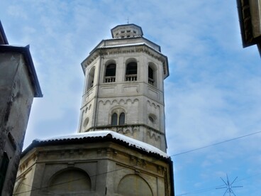 Campanile della chiesa parrocchiale di San Giacomo, Gavi, Piemonte, Italia