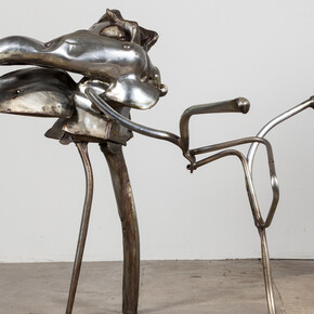 Richard Hunt, Opposed Forms (detail), 1964. Welded stainless steel, 113 x 154.9 x 99.1 cm | 44 1/2 x 61 x 39 in.© Richard Hunt. Courtesy of White Cube Gallery 
