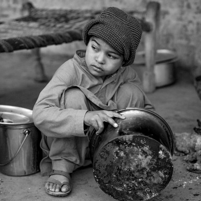 Le conseguenze più dure delle crisi economiche ricadono sulle fasce più vulnerabili della popolazione, dove il diritto al cibo diventa una sfida quotidiana