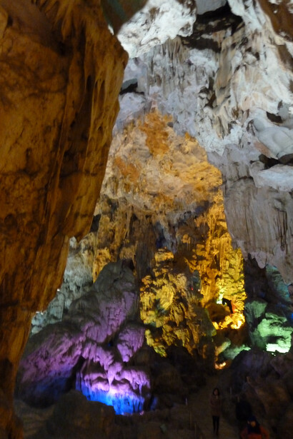 Ha Long Bay, Động Thiên Cung Cave. Fotografia Tatiana Sato