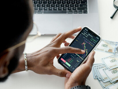 O gráfico de candlestick revela como a luta entre compradores e vendedores afeta o valor dos ativos no mercado financeiro
