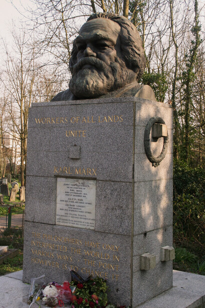 Memorial de Karl Marx en el cementerio de Highgate, Londres
