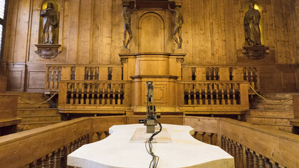 Transanatomy, installation view. Al centro, Roberto Pugliese, Equilibrium Variant, 2011. Ph Alessandro Gaffuri, courtesy il fotografo
