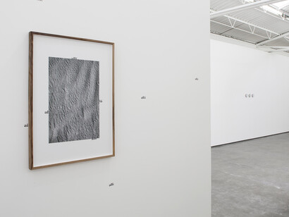 Adrien Missika
Aquí Allá Ahí (engl. Here There Yonder)
Installation views at PROYECTOSMONCLOVA, Mexico City 2018
Courtesy of the artist and PROYECTOSMONCLOVA
Photo: Ramiro Chaves
