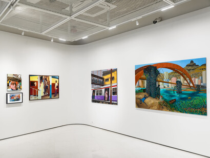 Sudhir Patwardhan, Cities. Built, broken, exhibition view. Courtesy of Vadehra Art Gallery