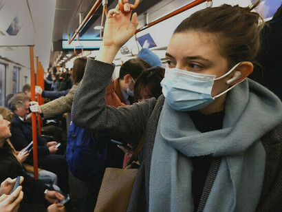 Los pacientes de Ómicron son significativamente más jóvenes, tenían tasas significativamente mayores de avance de la vacuna y tenían una probabilidad significativamente menor de ser hospitalizados