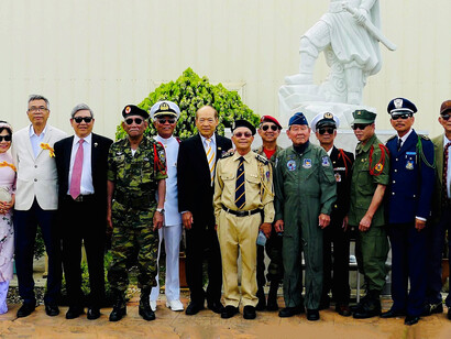 Boat people. Photo de groupe de survivants