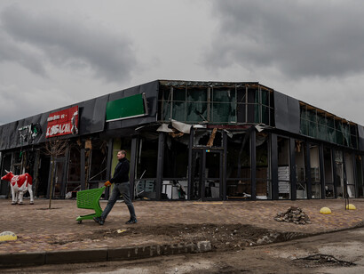 Centro commerciale ucraino distrutto dai bombardamenti russi