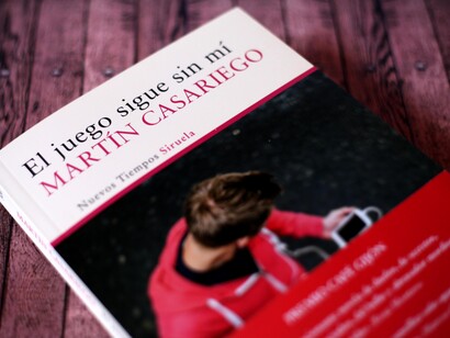 Portada de la última novela de Martín Casariego: El juego sigue sin mí. Foto: Lucía Castillo